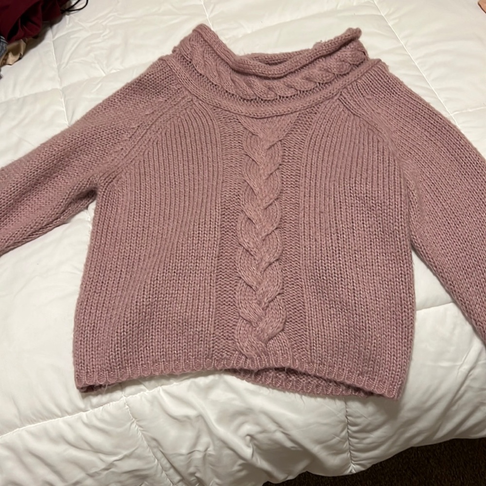 Long sleeve crop.